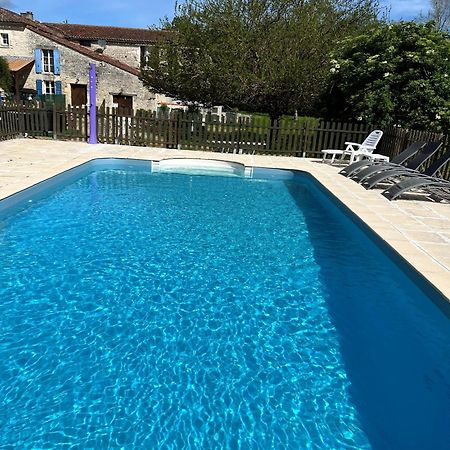 Bed and Breakfast Le Petit Bijou Saint-Fraigne Экстерьер фото