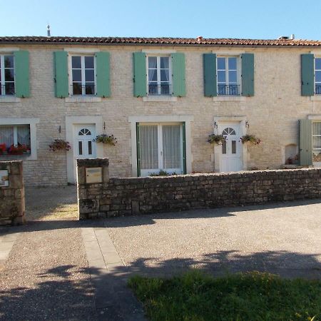 Bed and Breakfast Le Petit Bijou Saint-Fraigne Экстерьер фото